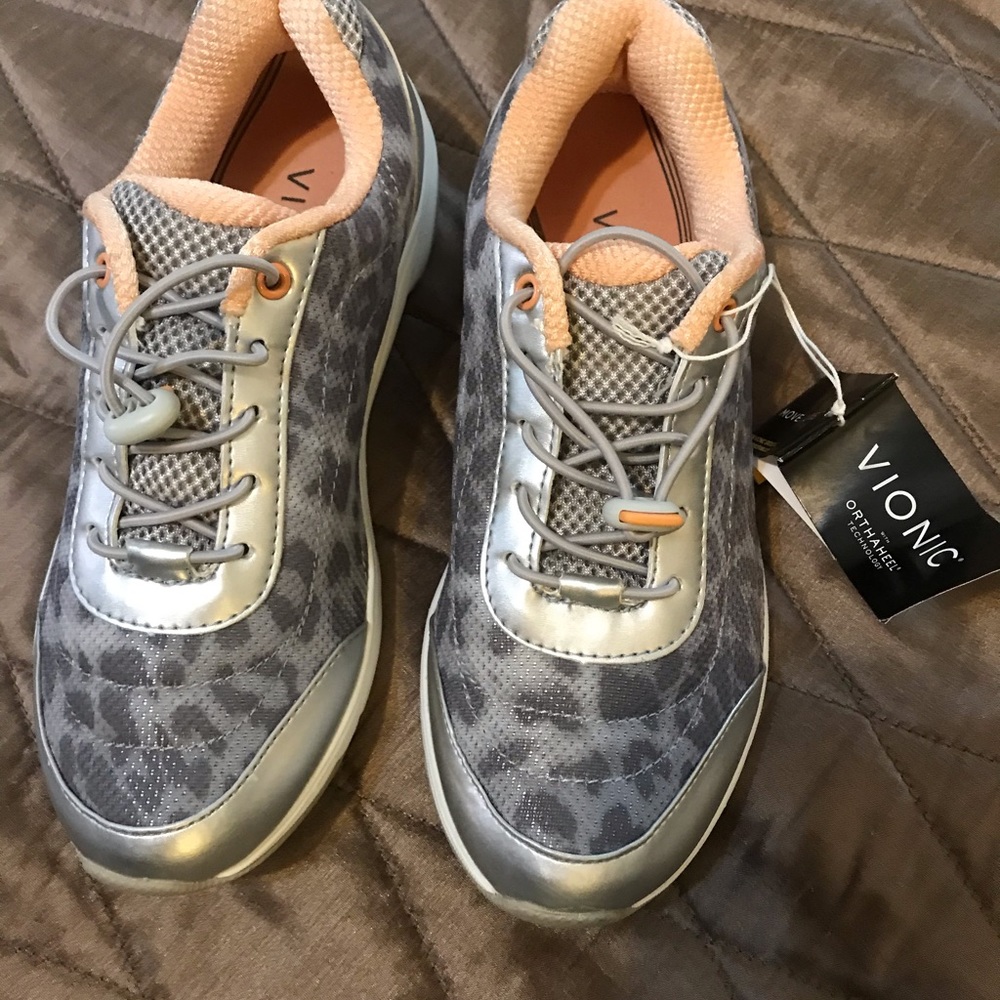 WOMENS Vionic Orthaheel new with 🏷